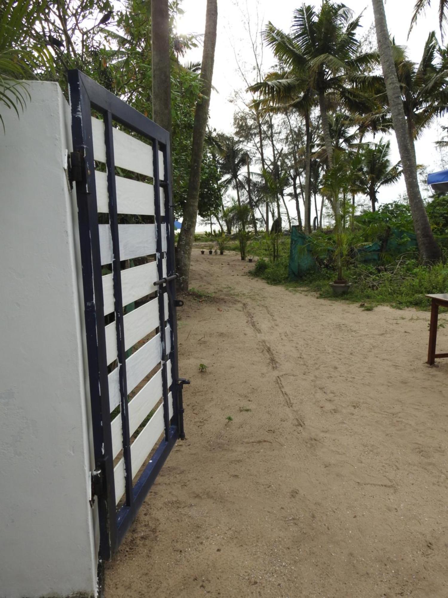Alappuzha Shoreline Marari Beach Villa At Golden Beach Mararikulam מראה חיצוני תמונה